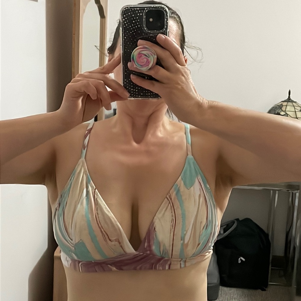 Cupshe Marble Bikini Top 👙 - Picture 2 of 7